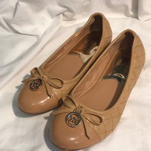 Michael Kors tan flats